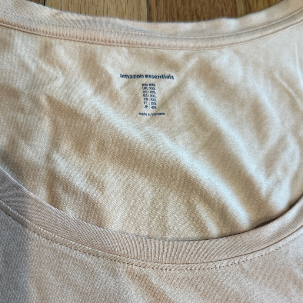 Amazon Essentials Women's Short Sleeve Tee in Light Pink/Cream